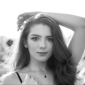 Meet your Posher, Claire